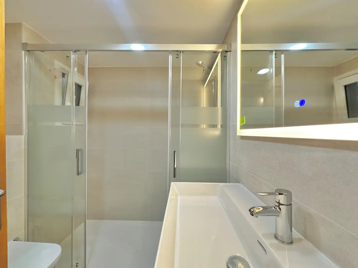 Baño de Ático en venta en Barcelona con Aire acondicionado, Calefacción y Terraza
