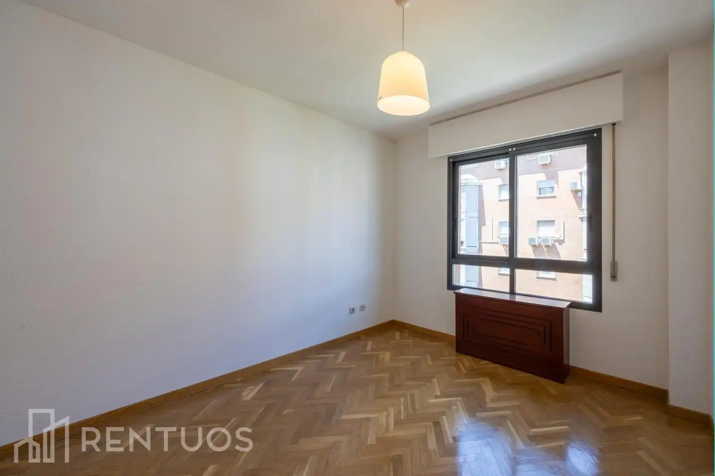Bedroom of Flat for rent in Madrid  with Air Conditioner, Heating and Parquet flooring