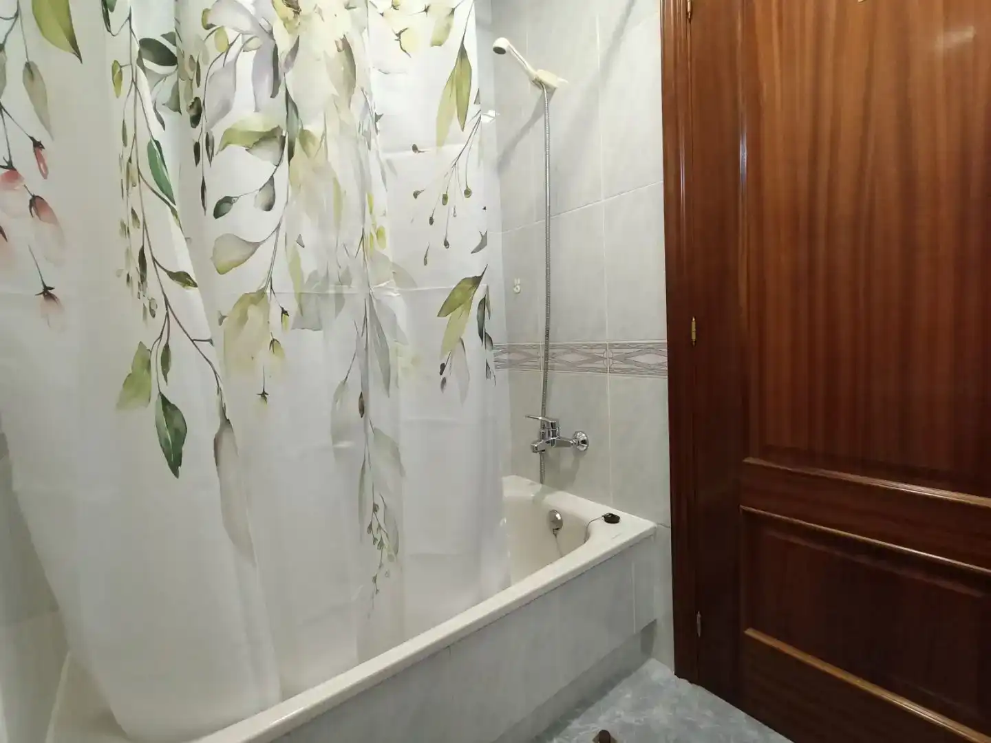 Baño de Piso para compartir en Ferrol con Parquet y Amueblado