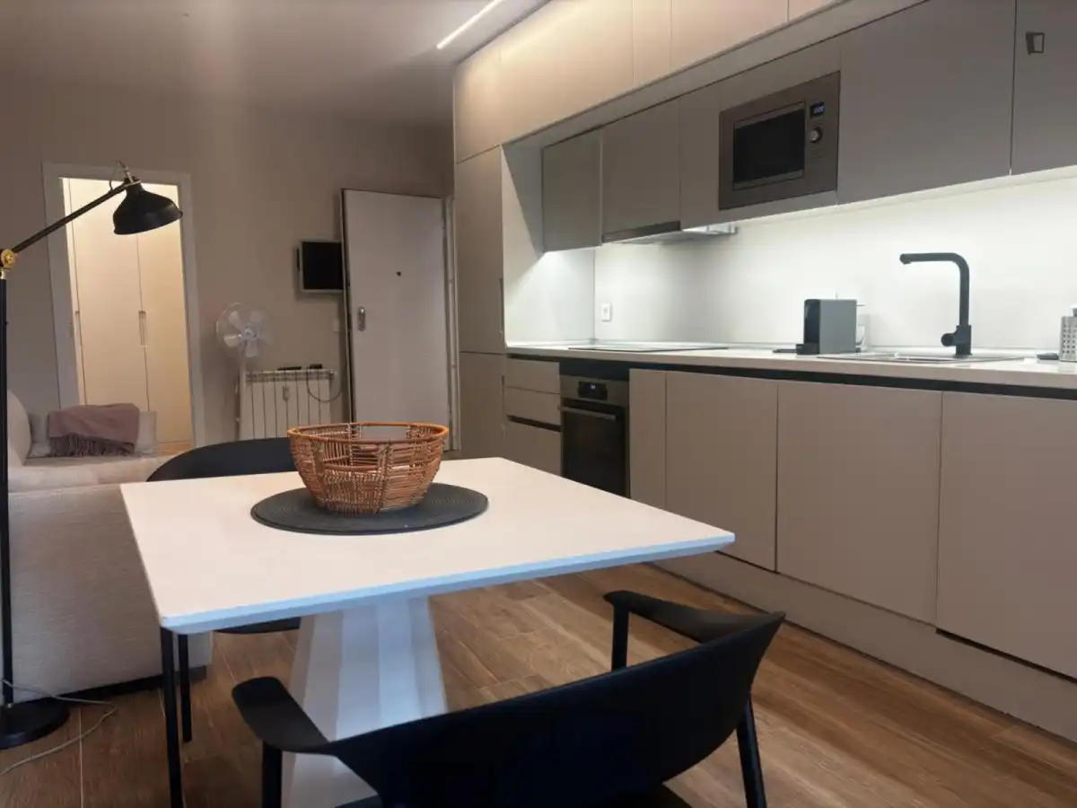 Study for rent in Hispanoamérica - Bernabéu