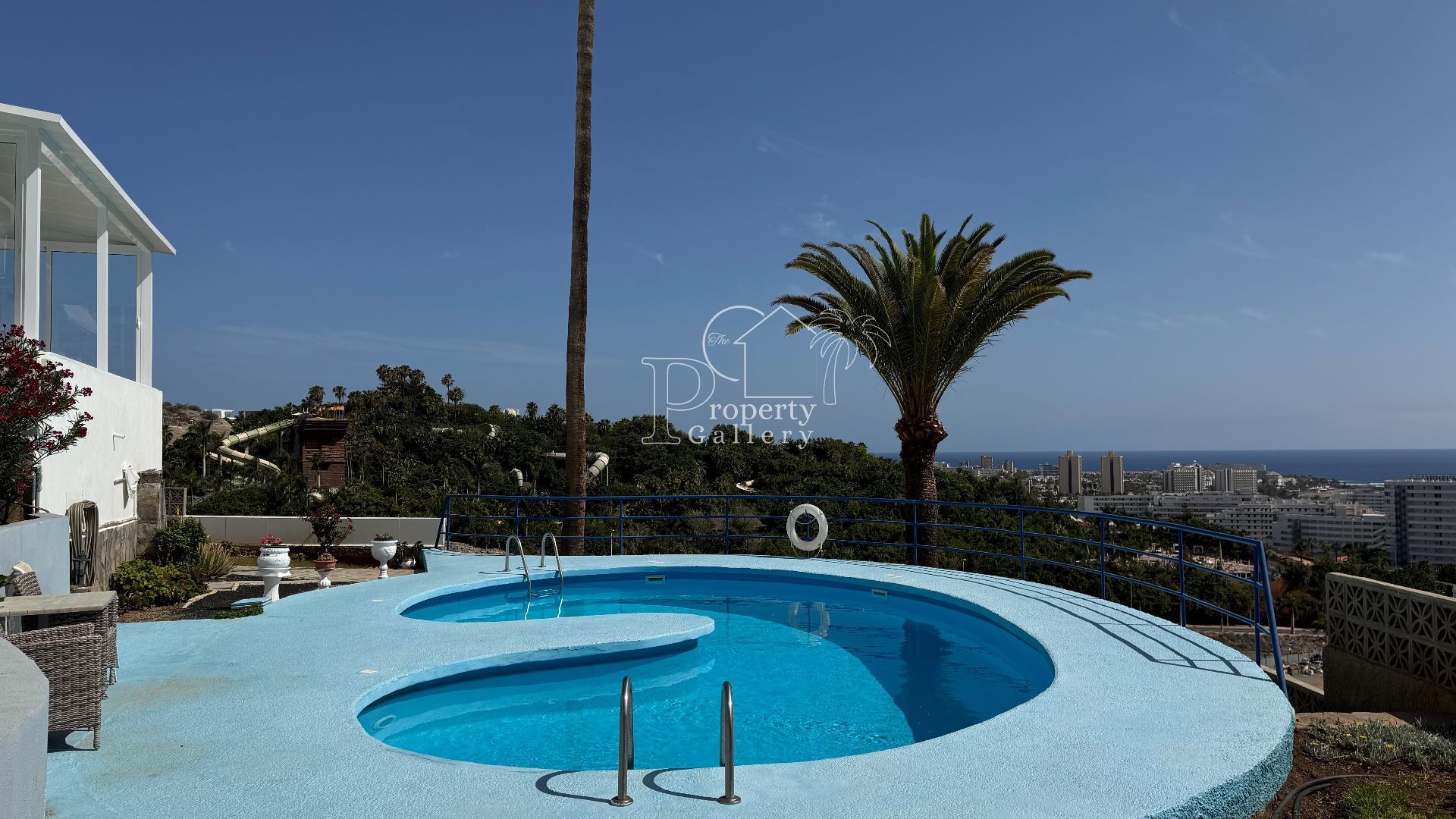 Piscina de Apartament en venda en Adeje amb Aire condicionat, Terrassa i Moblat