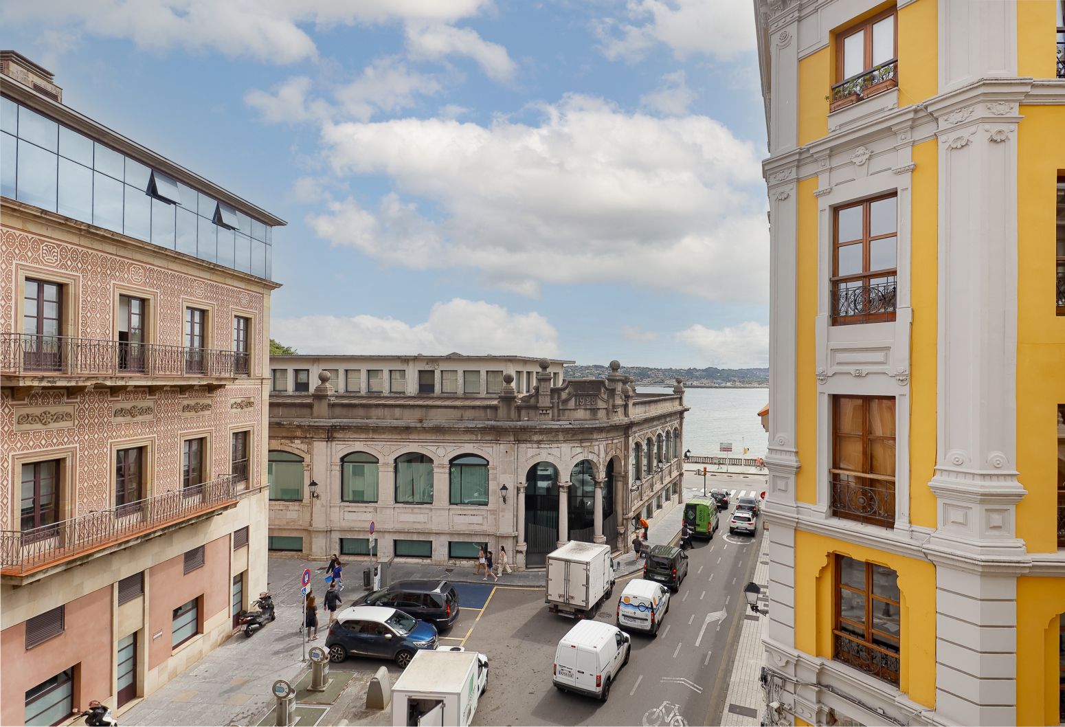 Vista exterior de Pis en venda en Gijón  amb Calefacció i Moblat