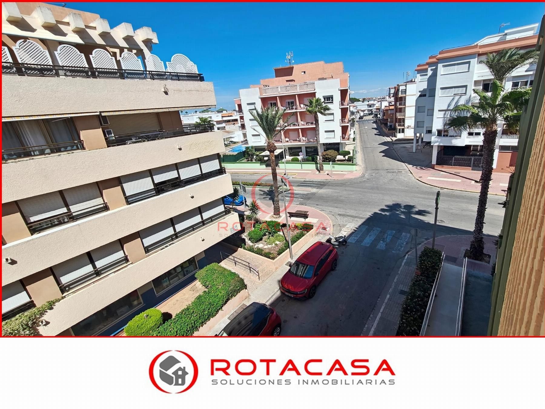 Vista exterior de Pis en venda en Rota amb Terrassa