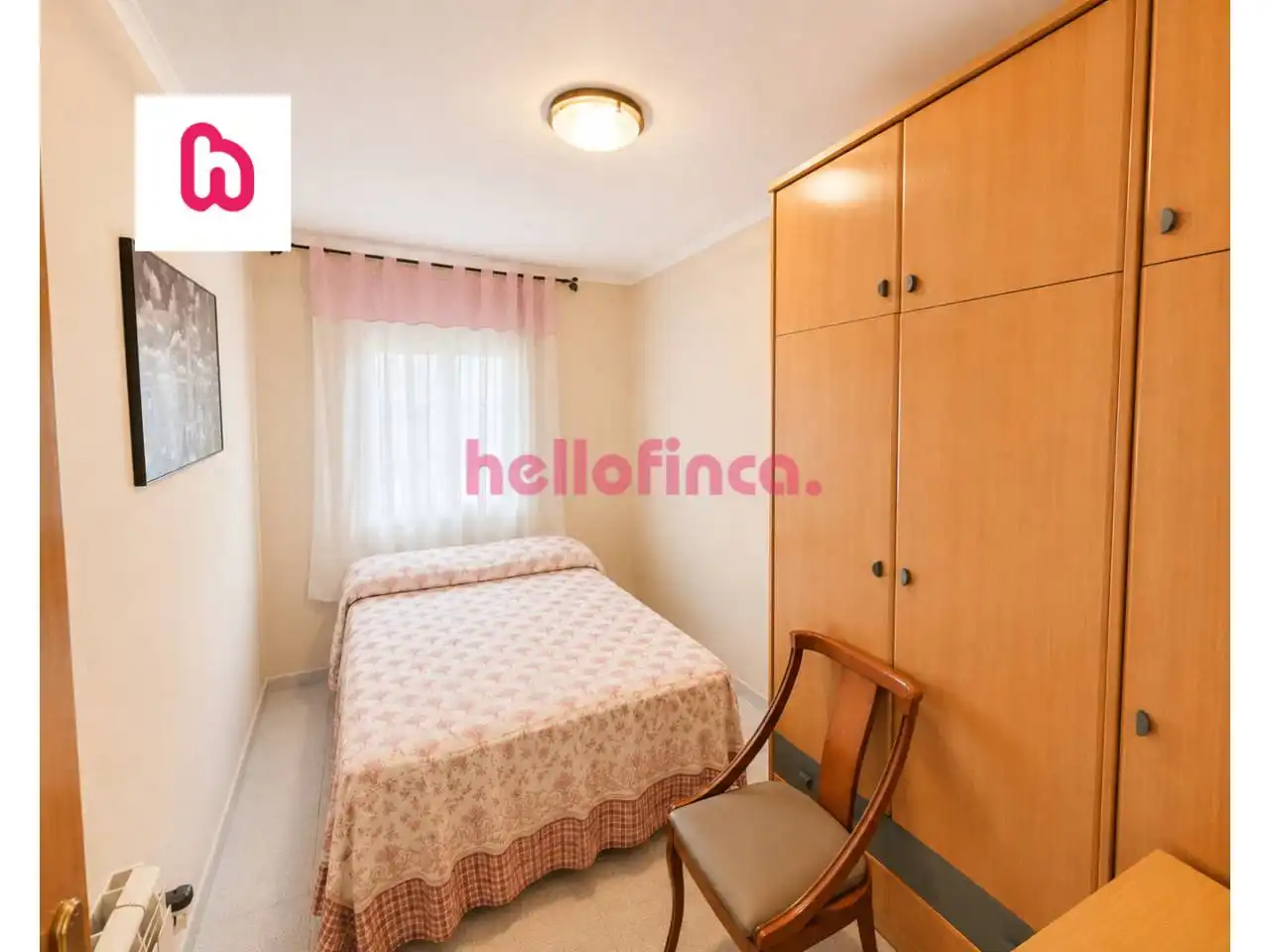 Habitación de Casa adosada en venta en Santa Perpètua de Mogoda con Aire acondicionado, Calefacción y Terraza