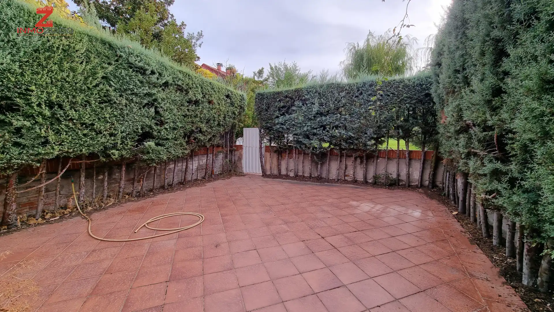 Jardí de Casa adosada en venda en Las Rozas de Madrid amb Aire condicionat, Calefacció i Jardí privat