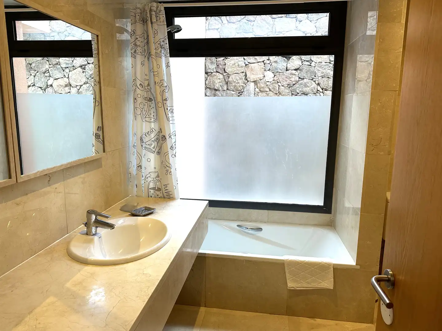 Bathroom of Houses for sale in San Bartolomé de Tirajana  with Air Conditioner, Private garden and Parquet flooring