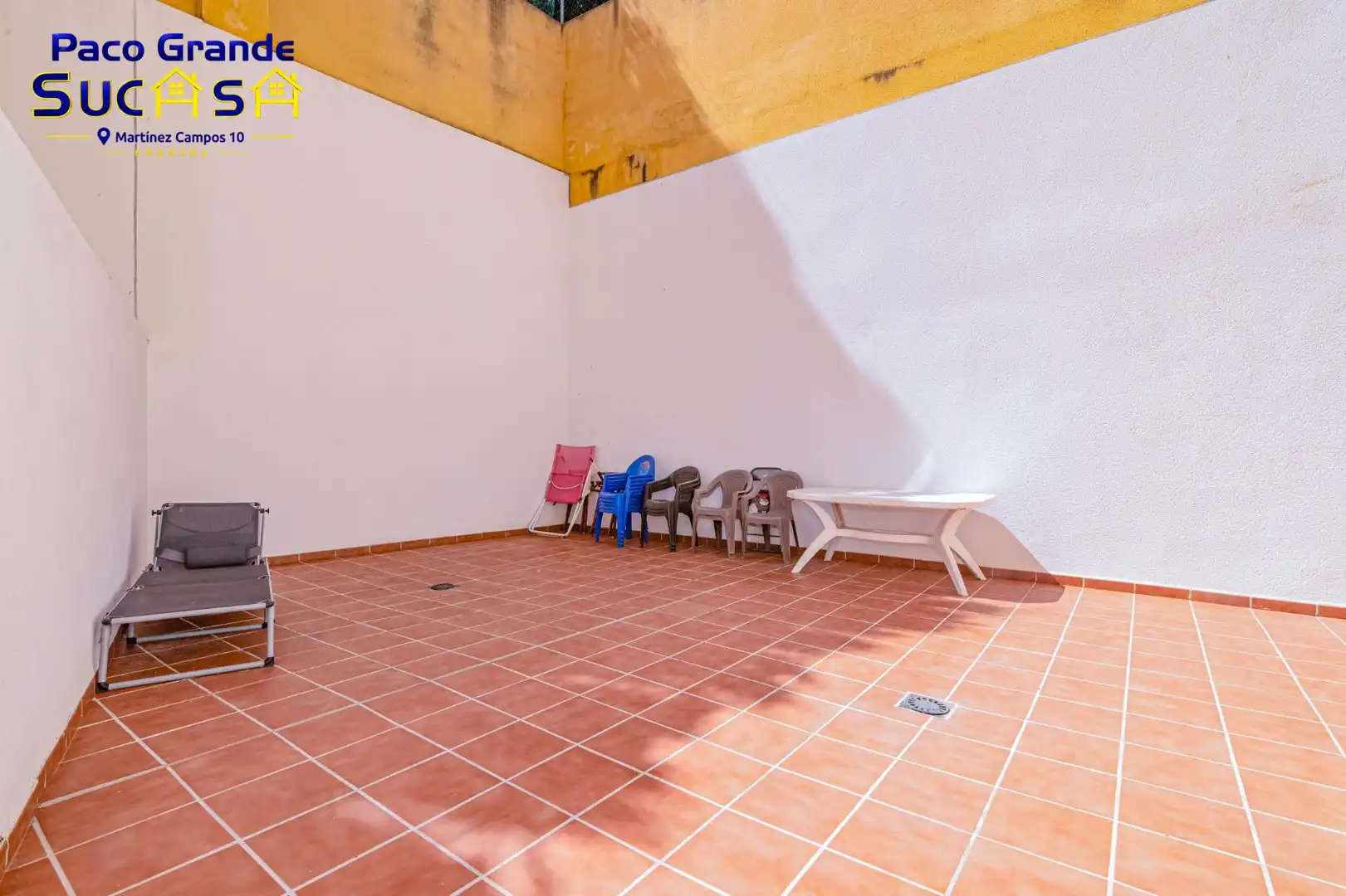 Terrasse von Erdgeschoss zum Verkauf in La Zubia mit Klimaanlage, Heizung und Möbliert