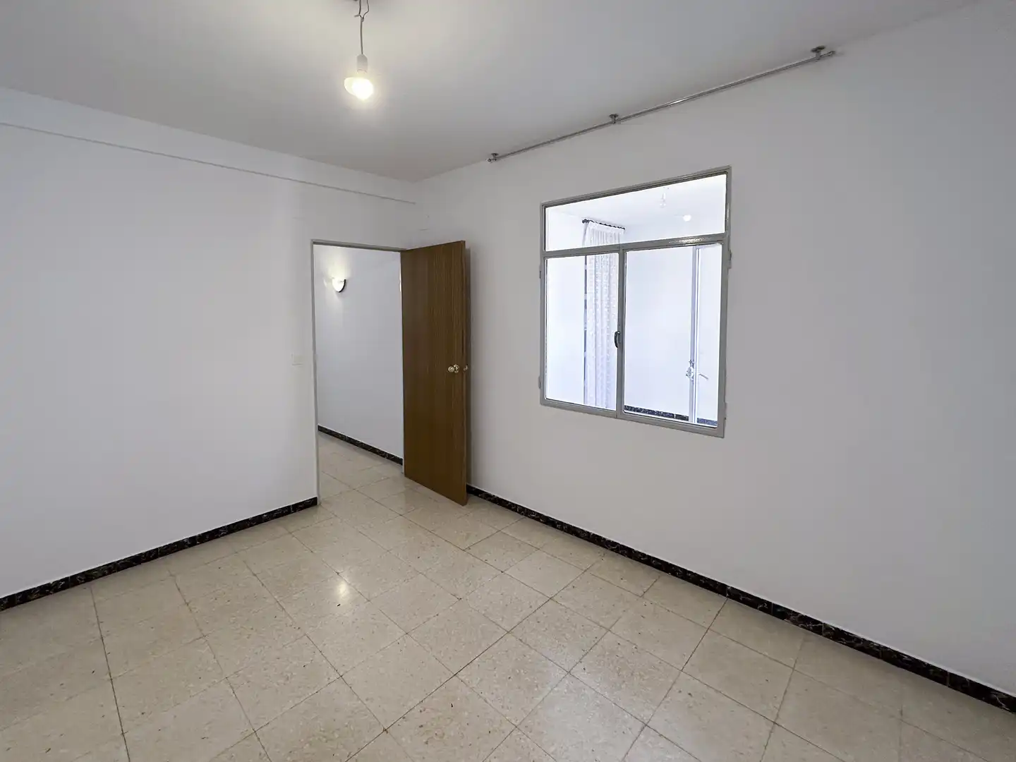 Wohnung zum Verkauf in Quintanar de la Orden mit Parkett, Terrasse und Möbliert