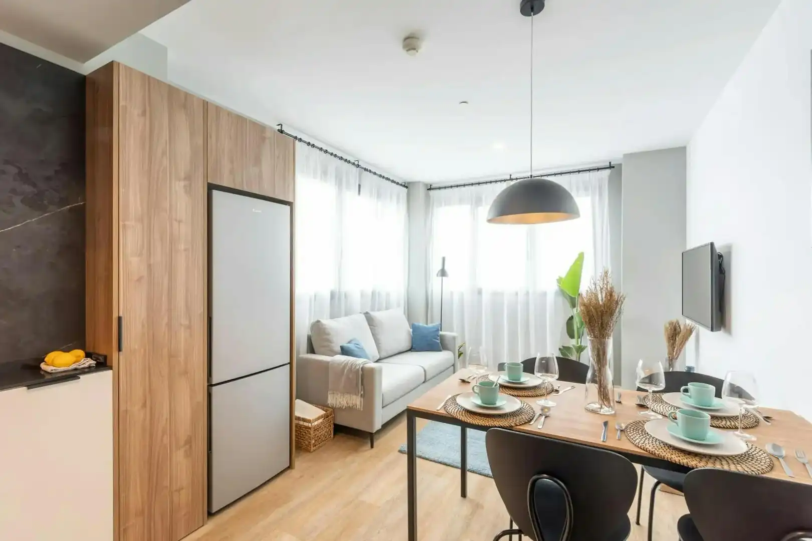 Living room of Flat for rent in Madrid  with Air Conditioner, Heating and Furnished