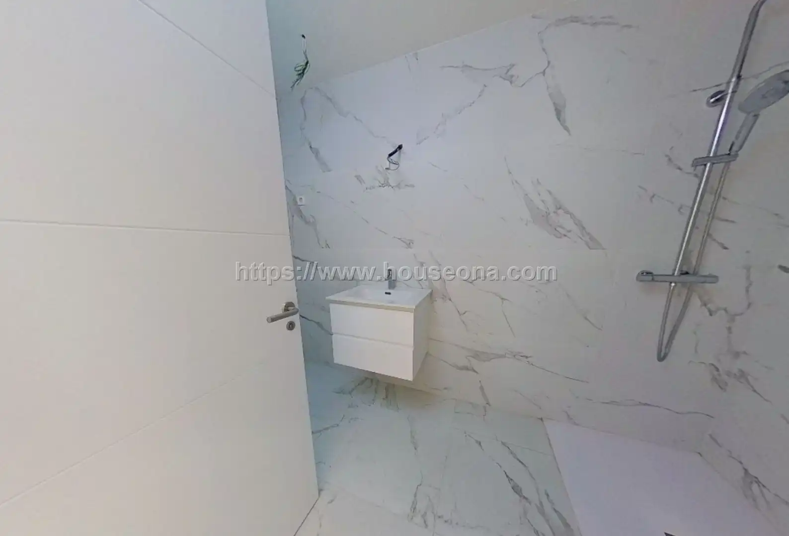 Baño de Piso de alquiler en Bilbao  con Terraza, Trastero y Balcón