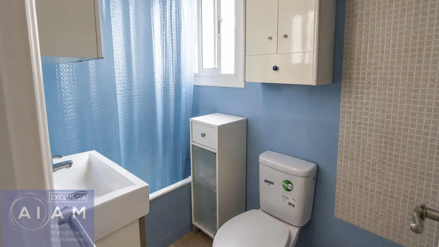 Baño de Piso en venta en Pineda de Mar con Aire acondicionado y Balcón