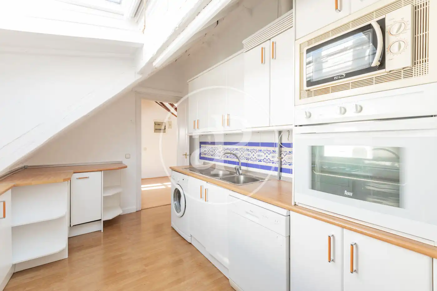 Kitchen of Flat for rent in Madrid  with Air Conditioner, Heating and Terrace