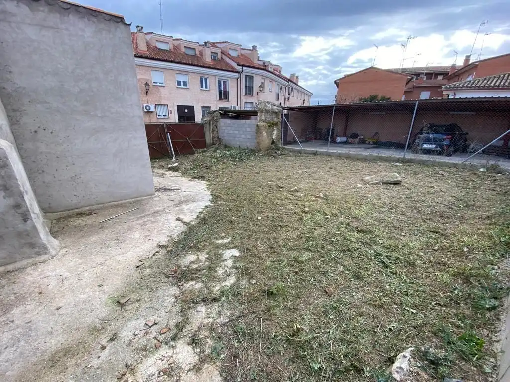 Terrenys i solars en venda a Villa del Prado
