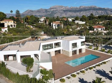 Chalet con piscina en venta en Altea ciudad