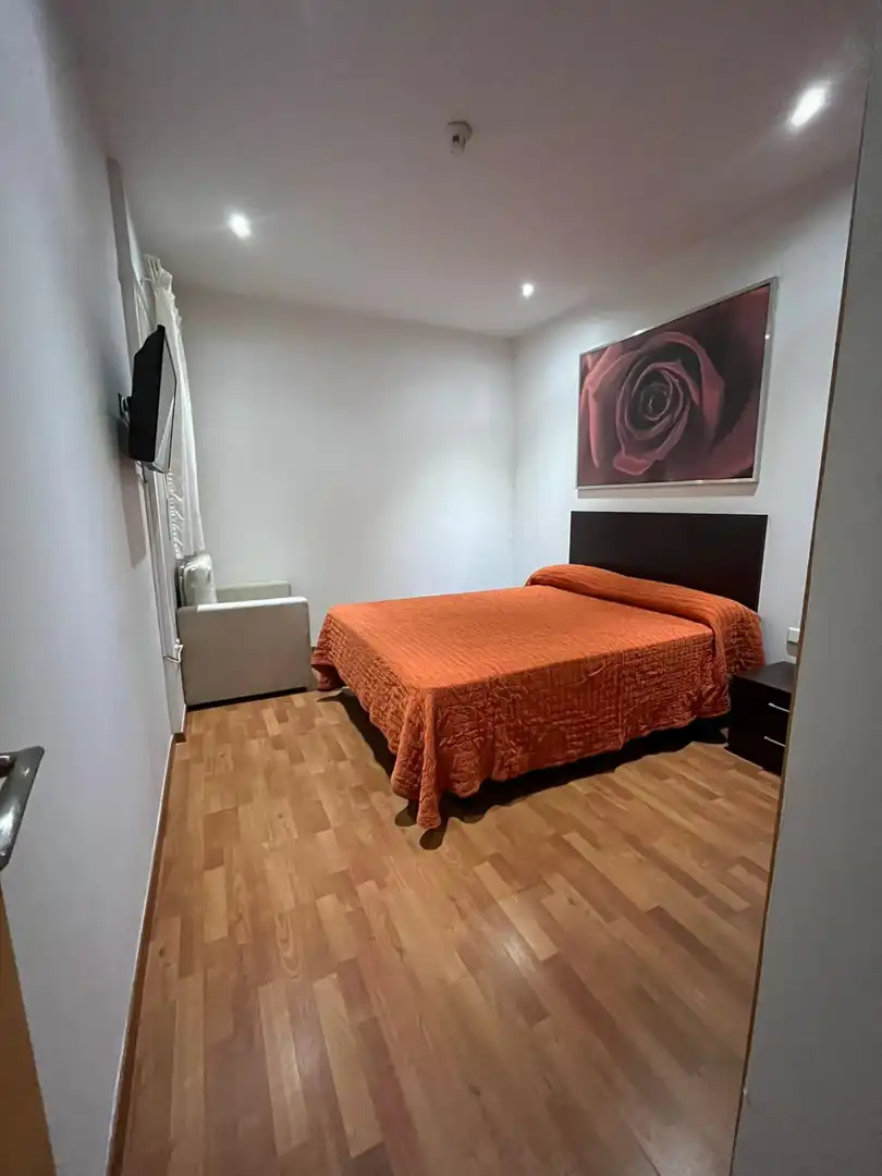 Habitación de Apartamento en venta en Bormujos con Aire acondicionado