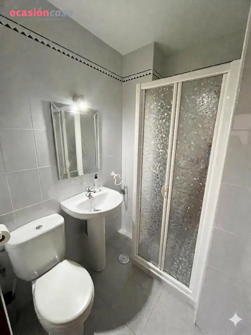 Bathroom of Flat for sale in Córdoba  with Air Conditioner, Storage room and Community pool