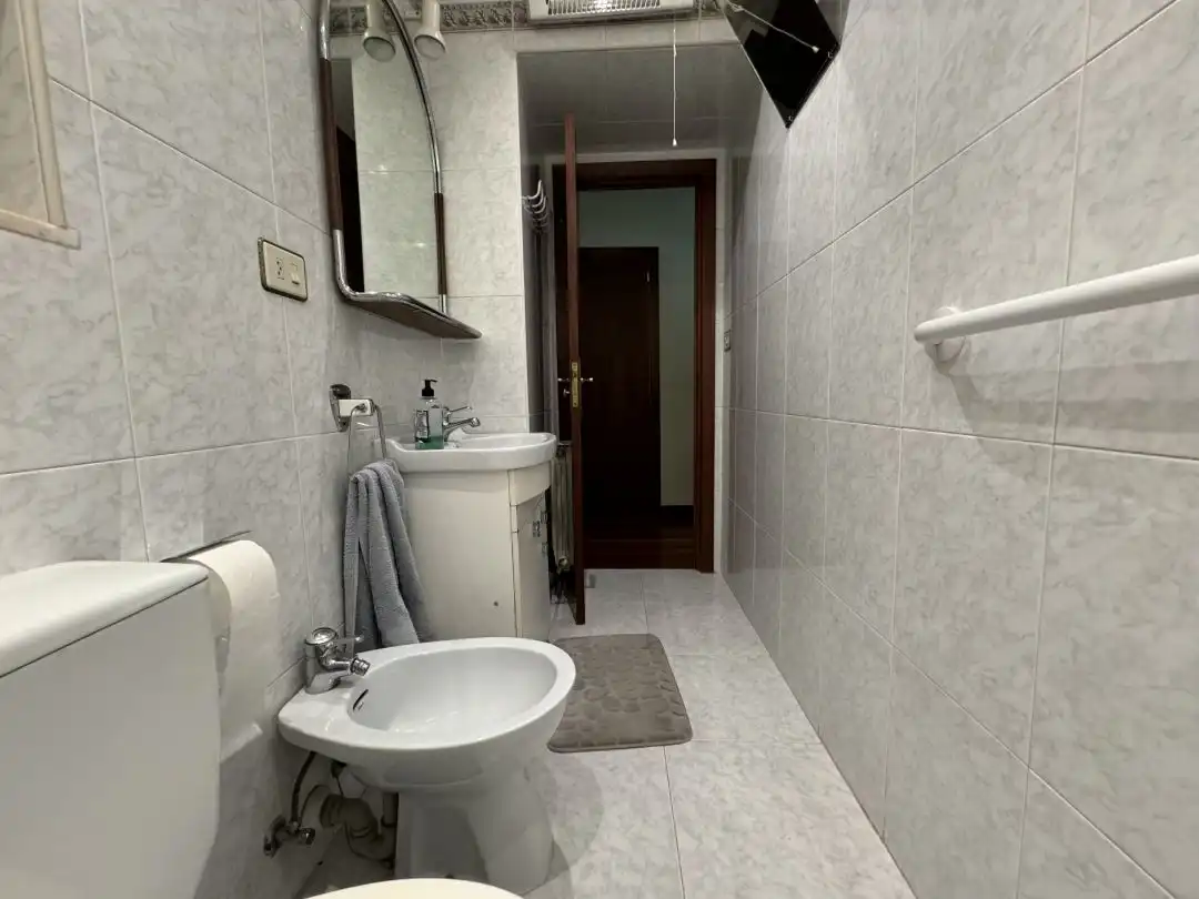 Baño de Piso en venta en Bergara con Calefacción, Jardín privado y Amueblado