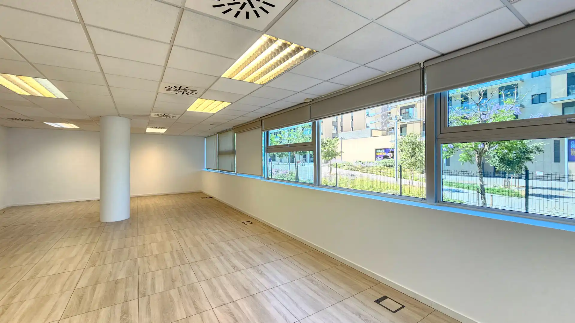 Büro zur Miete in Sant Joan Despí mit Klimaanlage, Heizung und Internet