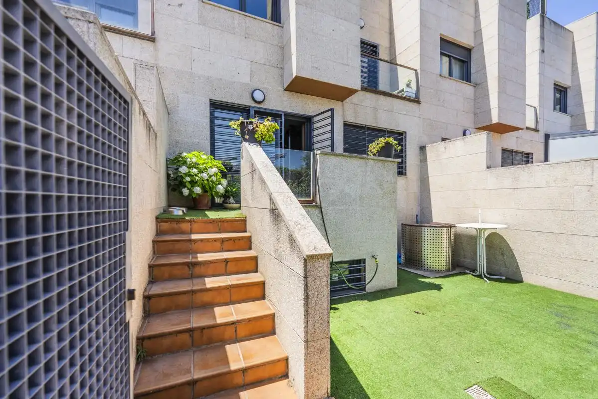 Casa adosada en venta en C. Gutiérrez Canales, Canillejas