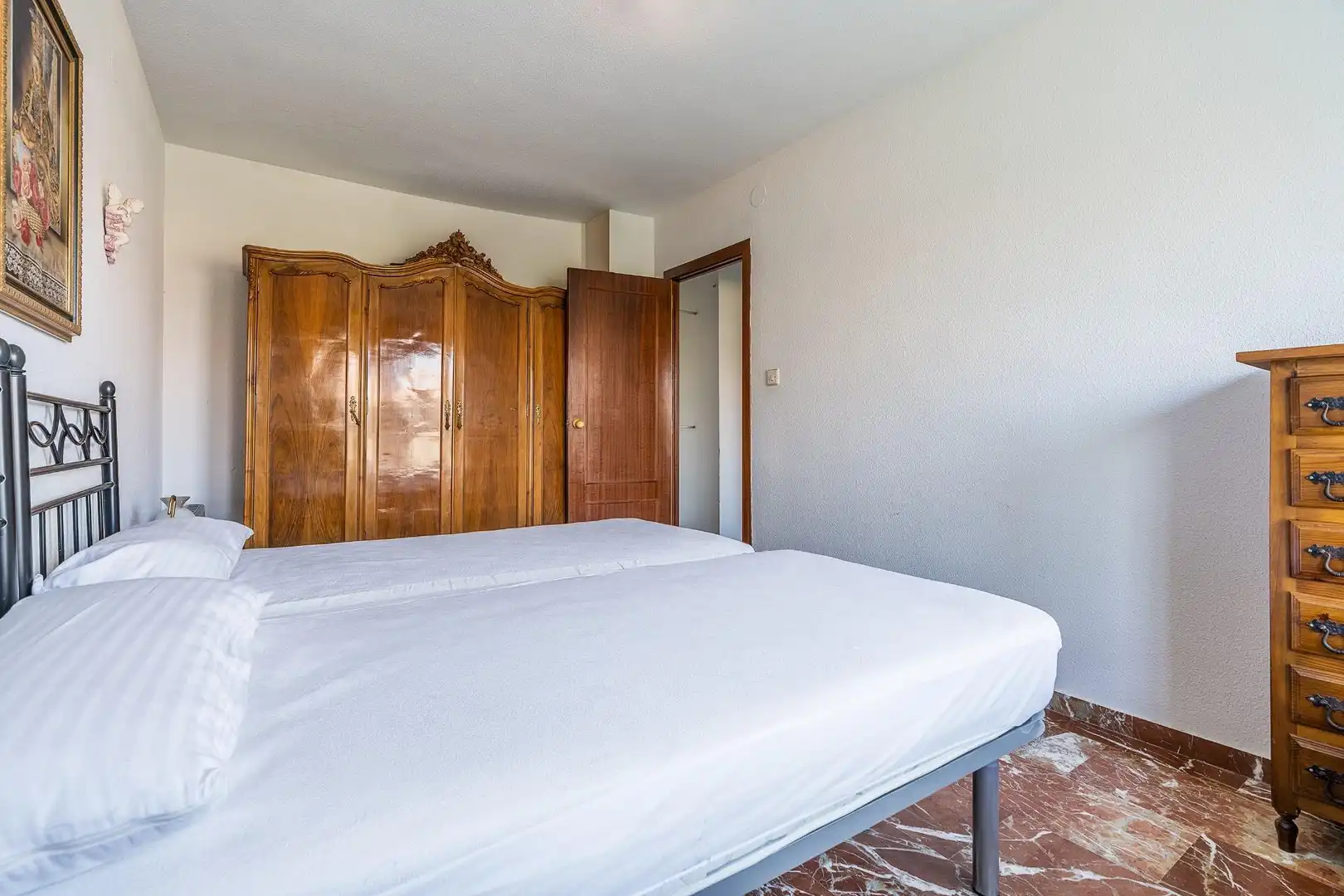 Dormitori de Pis en venda en Granada amb Aire condicionat i Calefacció