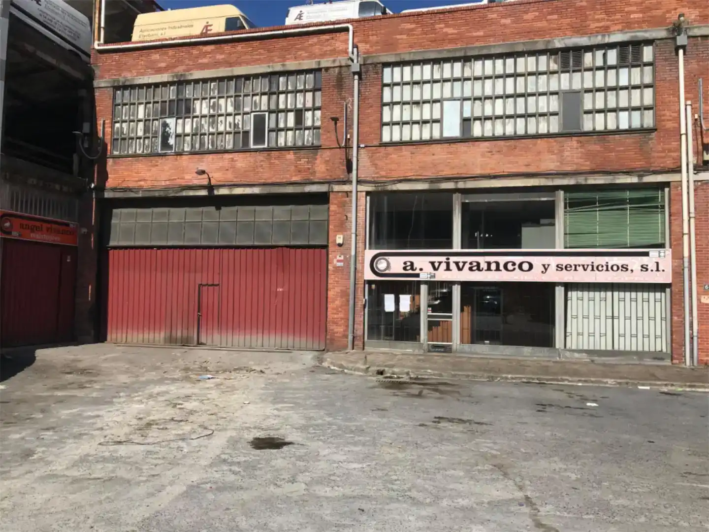 Vista exterior de Nau industrial en venda en Etxebarri
