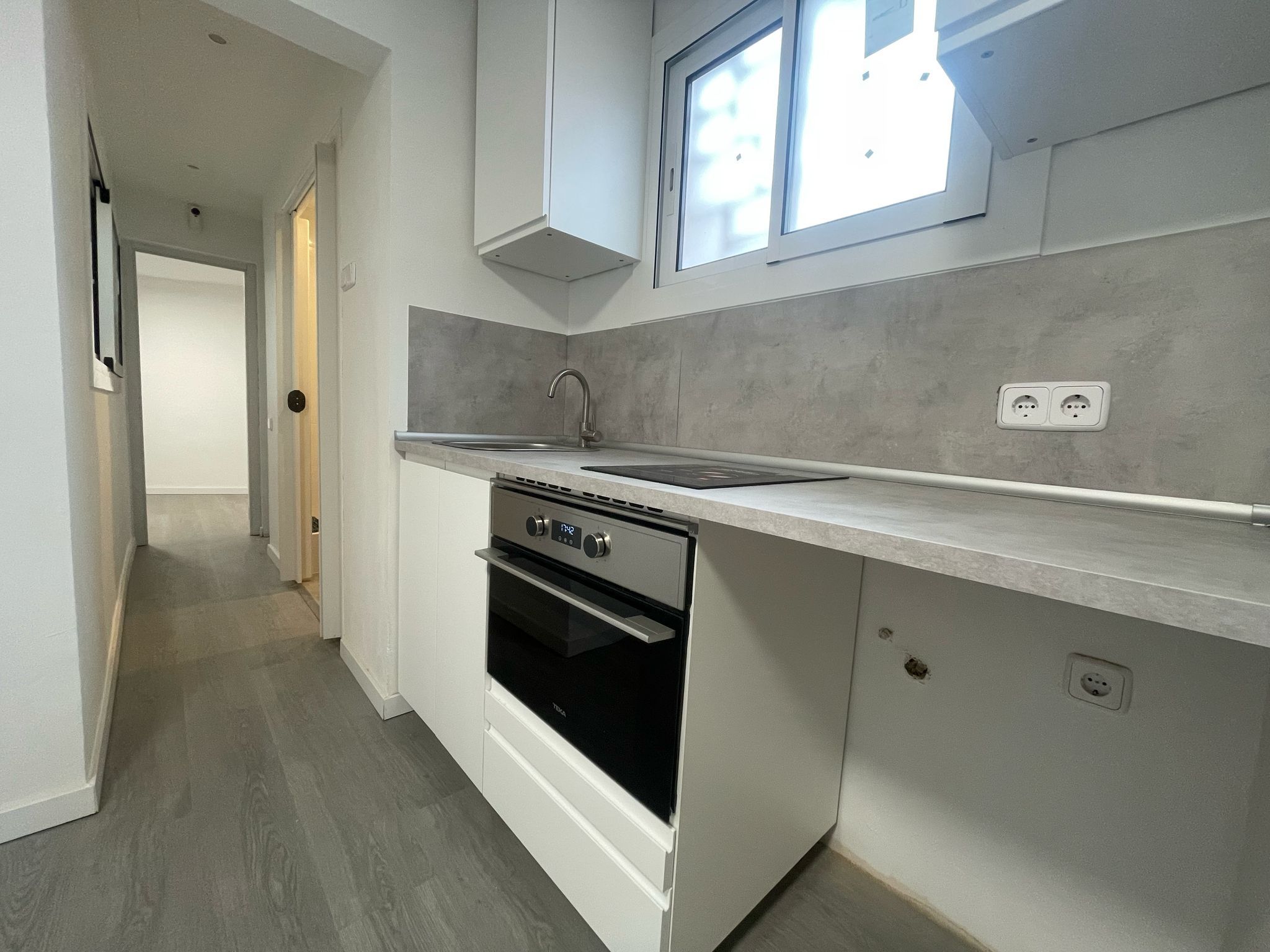 Cocina de Ático en venta en L'Hospitalet de Llobregat con Terraza