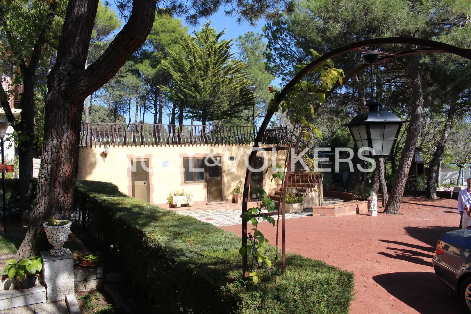 Terraza de Casa o chalet en venta en Cabanillas de la Sierra con Calefacción, Jardín privado y Piscina