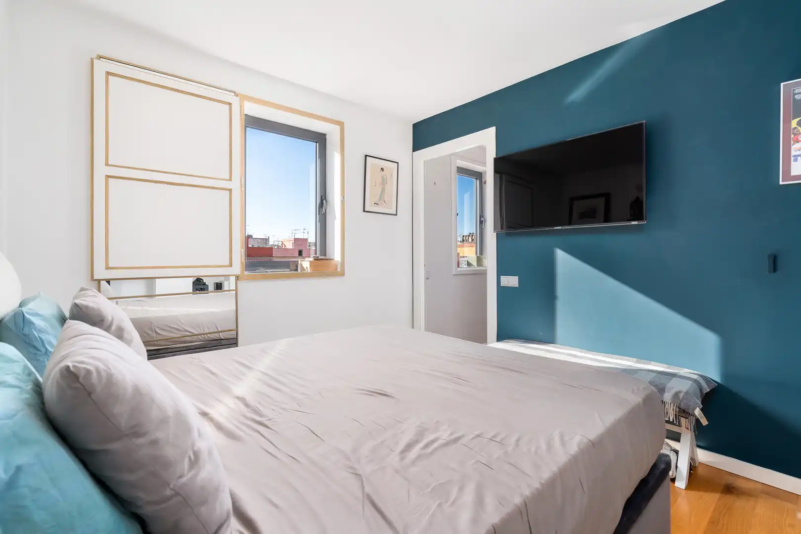 Schlafzimmer von Dachboden zum Verkauf in Barcelona mit Klimaanlage, Heizung und Parkett