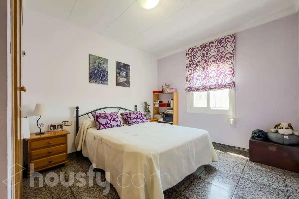 Bedroom of Houses for sale in Santa Coloma de Gramenet  with Air Conditioner, Heating and Private garden