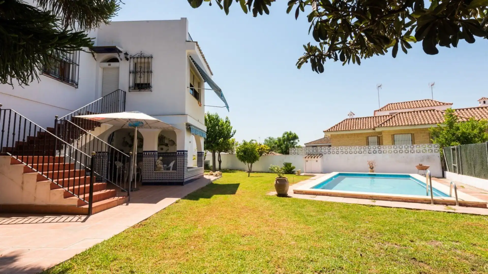 Garden of Houses for sale in Tomares  with Private garden, Terrace and Storage room