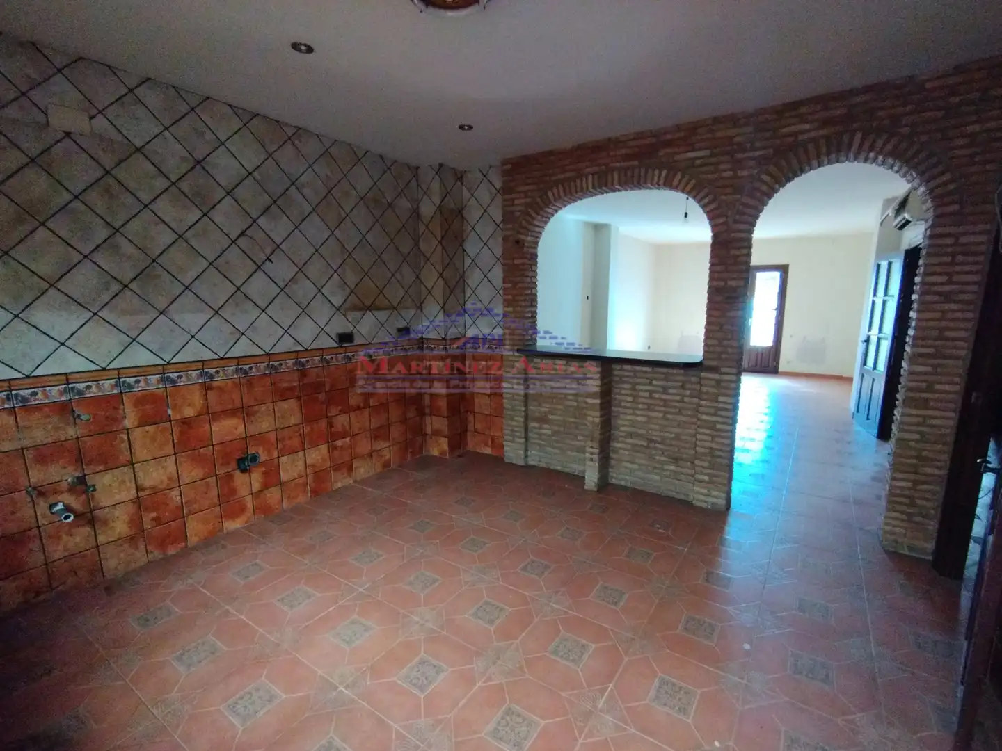 Casa adosada en venta en Sabiote con Balcón