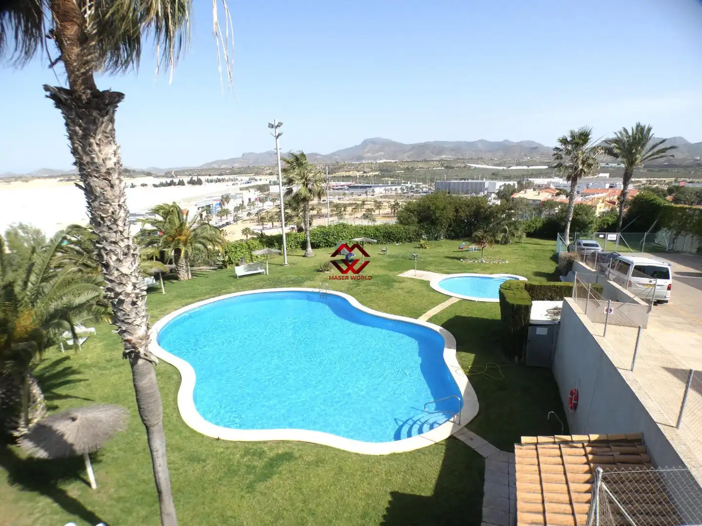 Appartement compact avec piscine à vendre à Avenida garza real