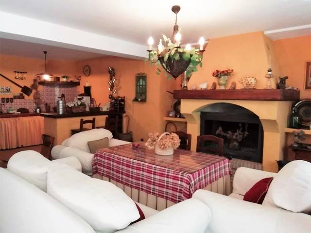 Casa-chalet en Venta en Villaluenga del Rosario