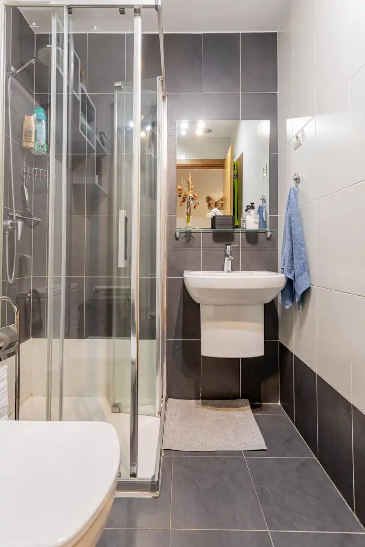 Baño de Piso en venta en Madrid con Aire acondicionado, Calefacción y Jardín privado