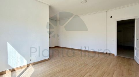 Piso de 4 habitaciones con patio, balcones y trastero en Logroño, image 5