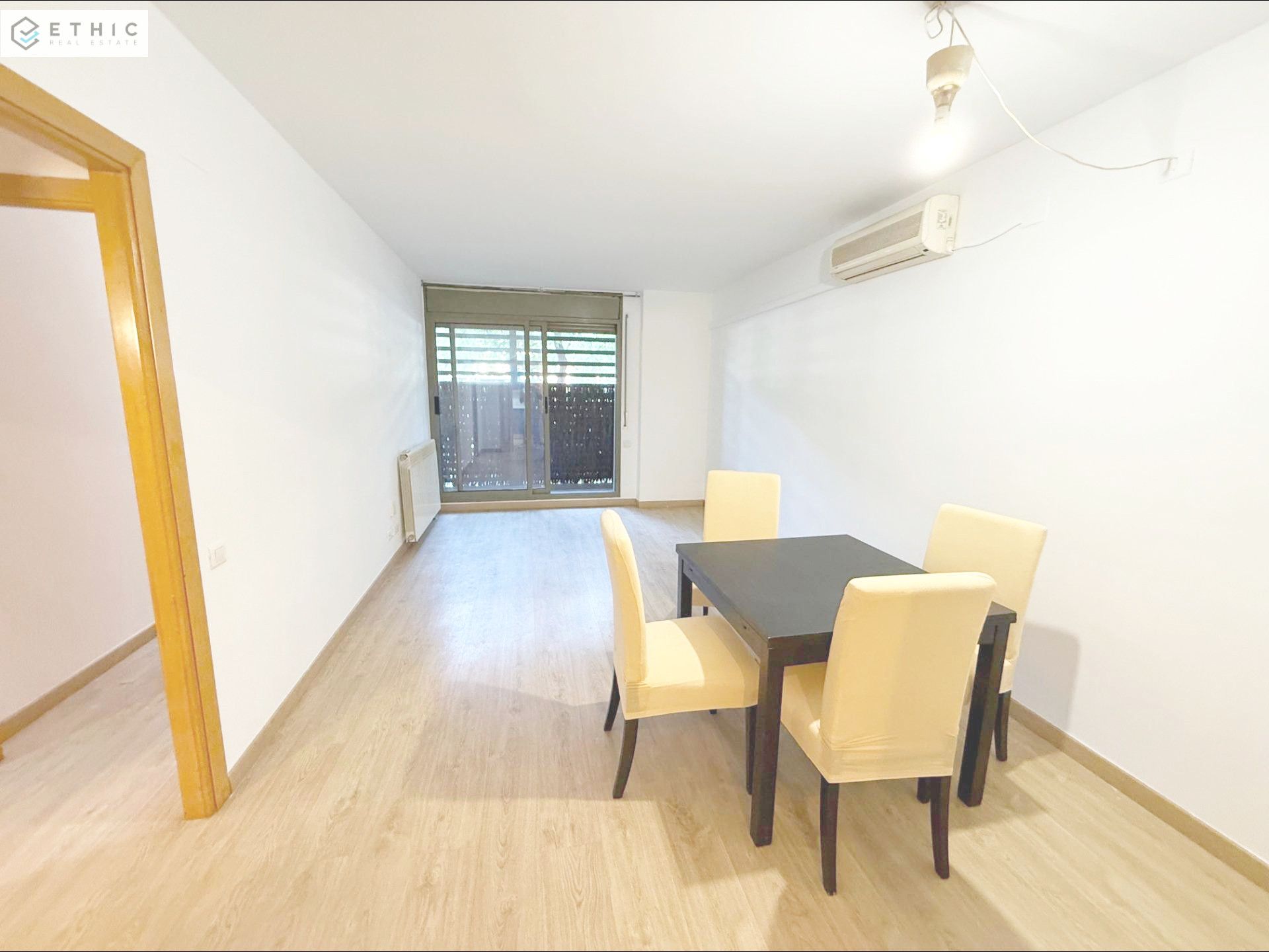 Dining room of Planta baja for sale in  Barcelona Capital  with Air Conditioner, Heating and Private garden