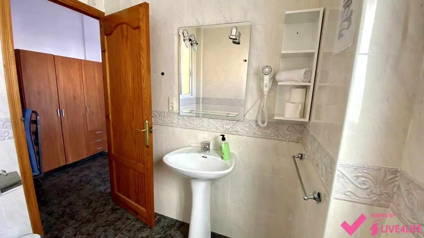 Bathroom of Attic for rent in Valencia  with Air Conditioner, Terrace and Furnished