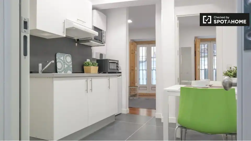 Cocina de Piso de alquiler en Madrid con Aire acondicionado, Calefacción y Amueblado