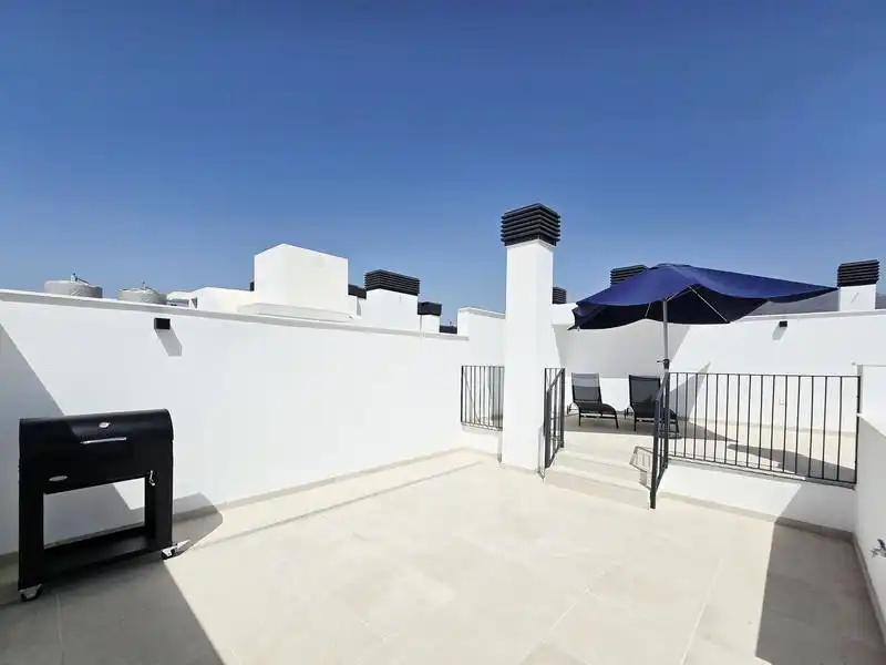 Terrassa de Àtic de lloguer en Estepona amb Aire condicionat, Terrassa i Piscina