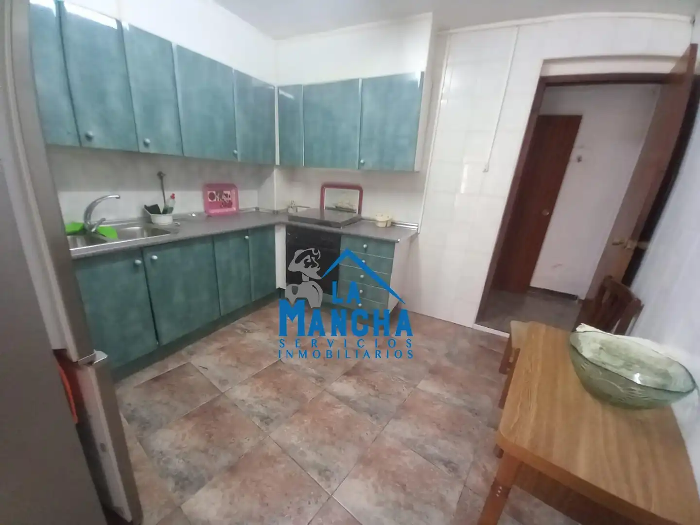Cuina de Finca rústica en venda en Casas de Juan Núñez amb Moblat i Balcó