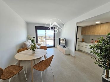 Ático con piscina en venta en Valle del Sol