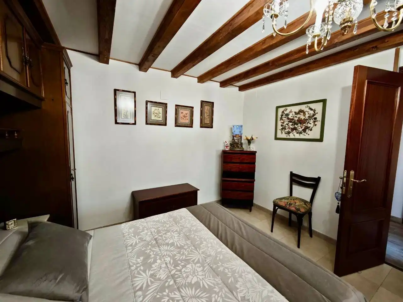 Dormitori de Casa adosada en venda en Rebolledo de la Torre amb Calefacció, Parquet i Moblat