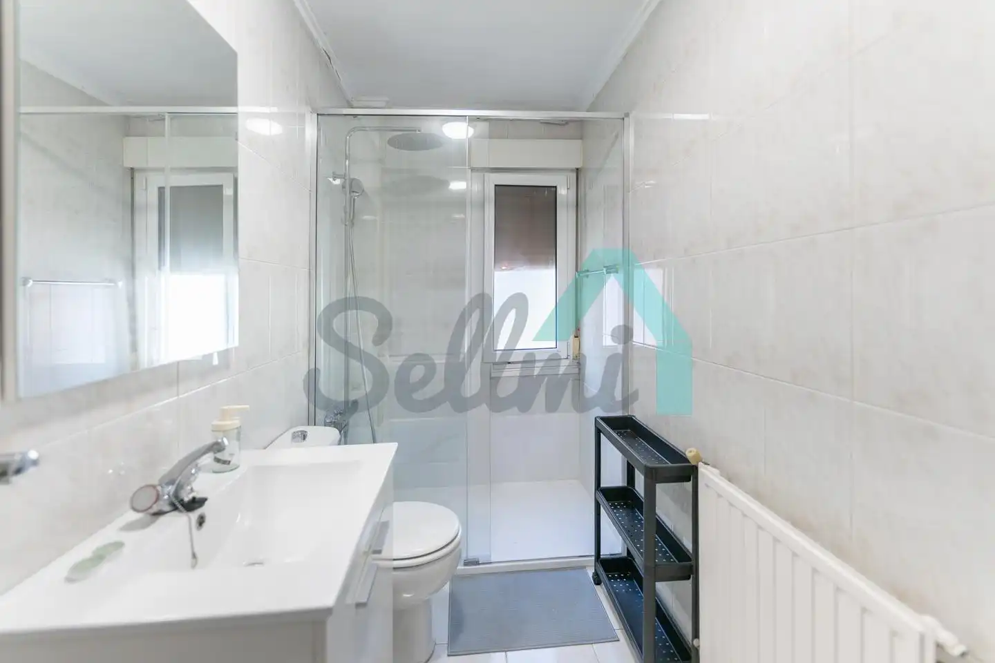 Baño de Planta baja para compartir en Oviedo  con Calefacción, Amueblado y Internet
