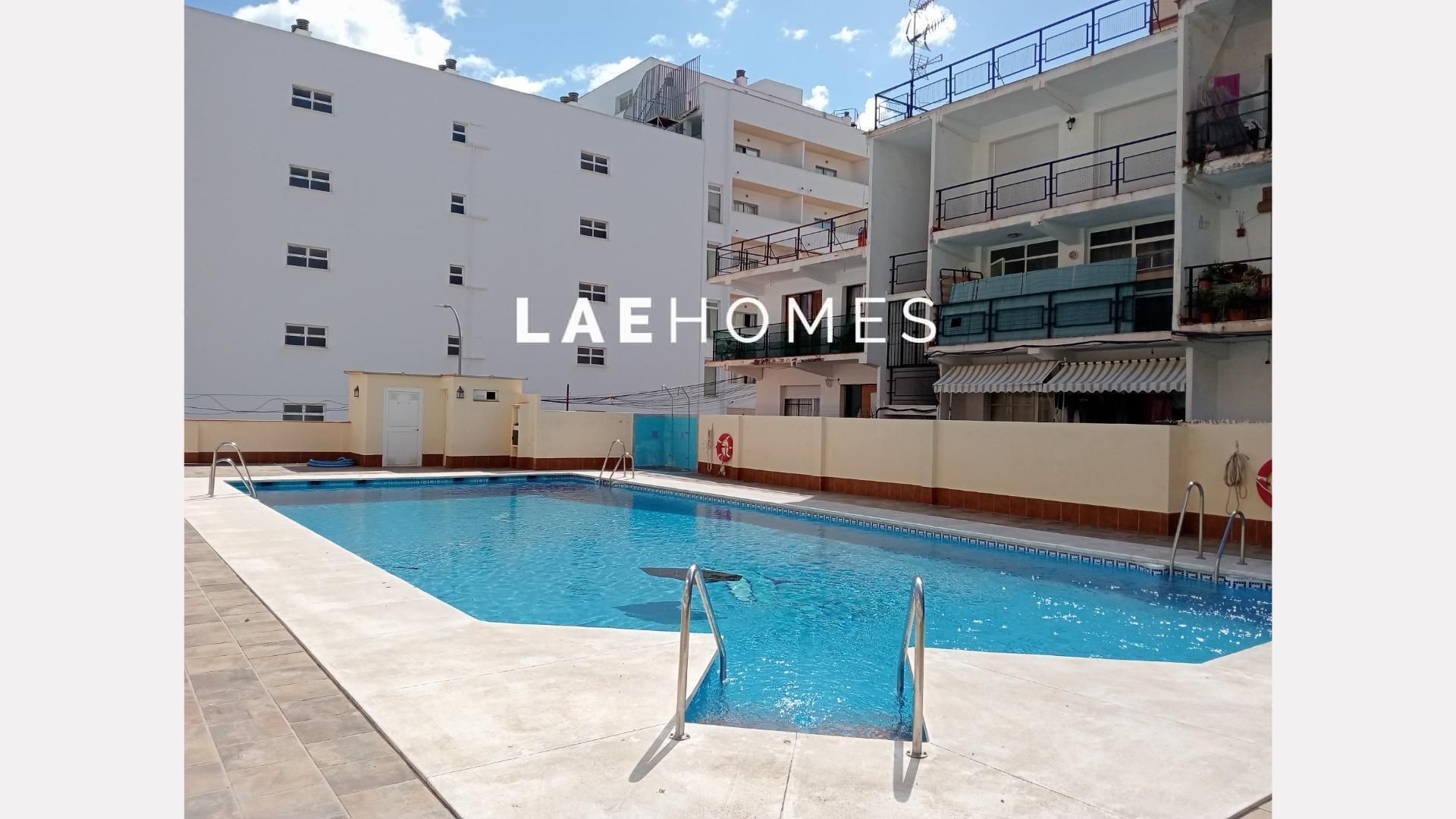 Vista exterior de Pis en venda en Torremolinos amb Jardí privat, Terrassa i Alarma