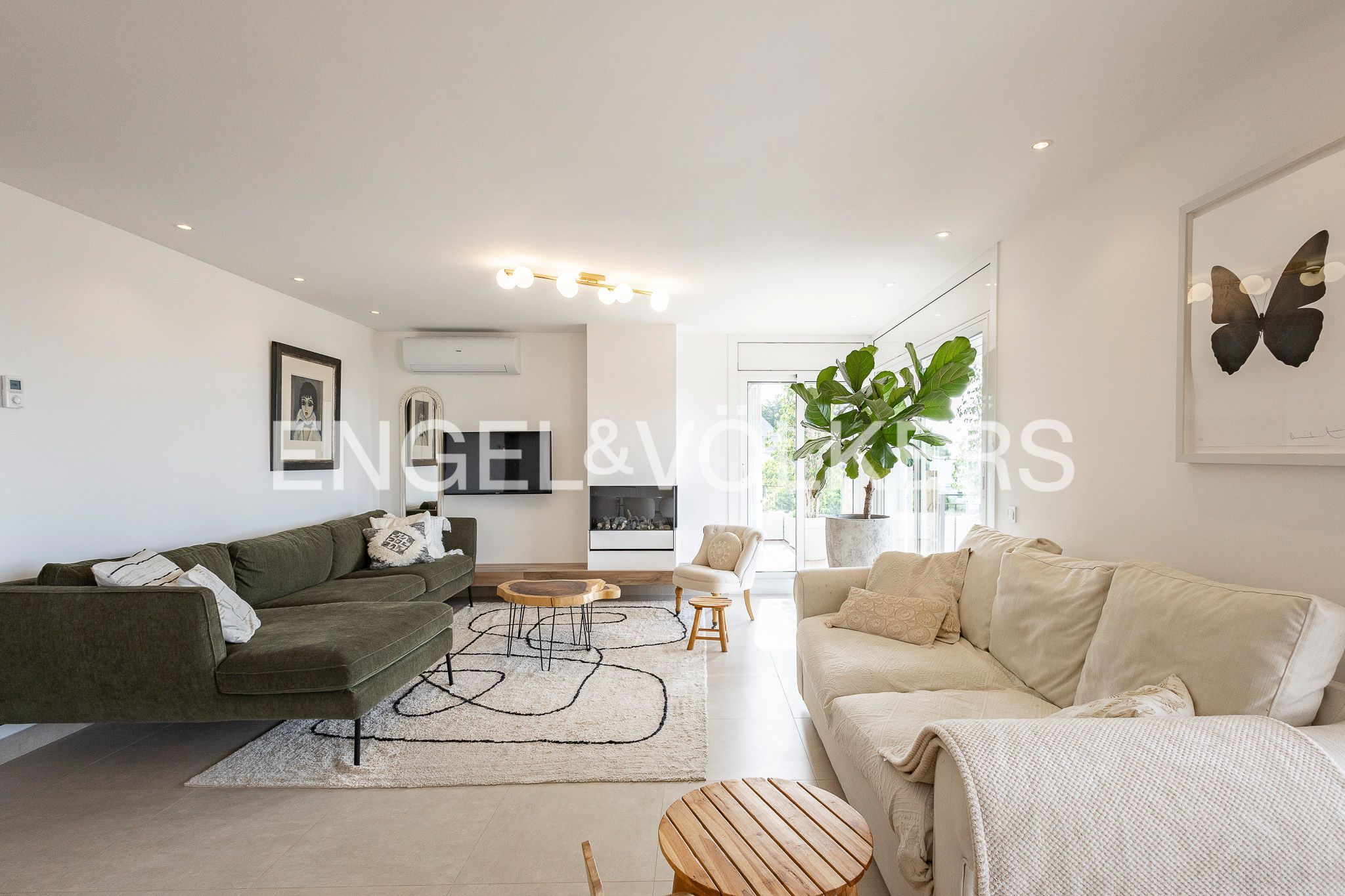 Sala de estar de Casa adosada en venta en Gavà con Aire acondicionado, Calefacción y Jardín privado