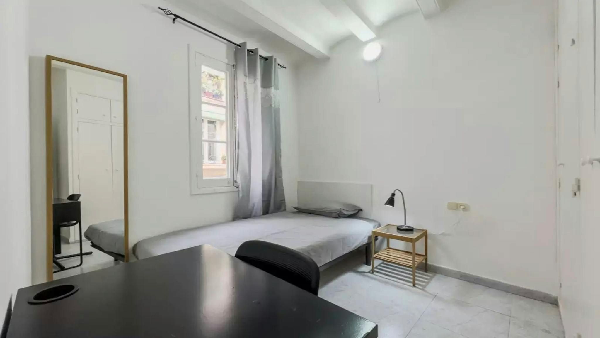 Habitación de Piso para compartir en  Barcelona Capital con Lavadora