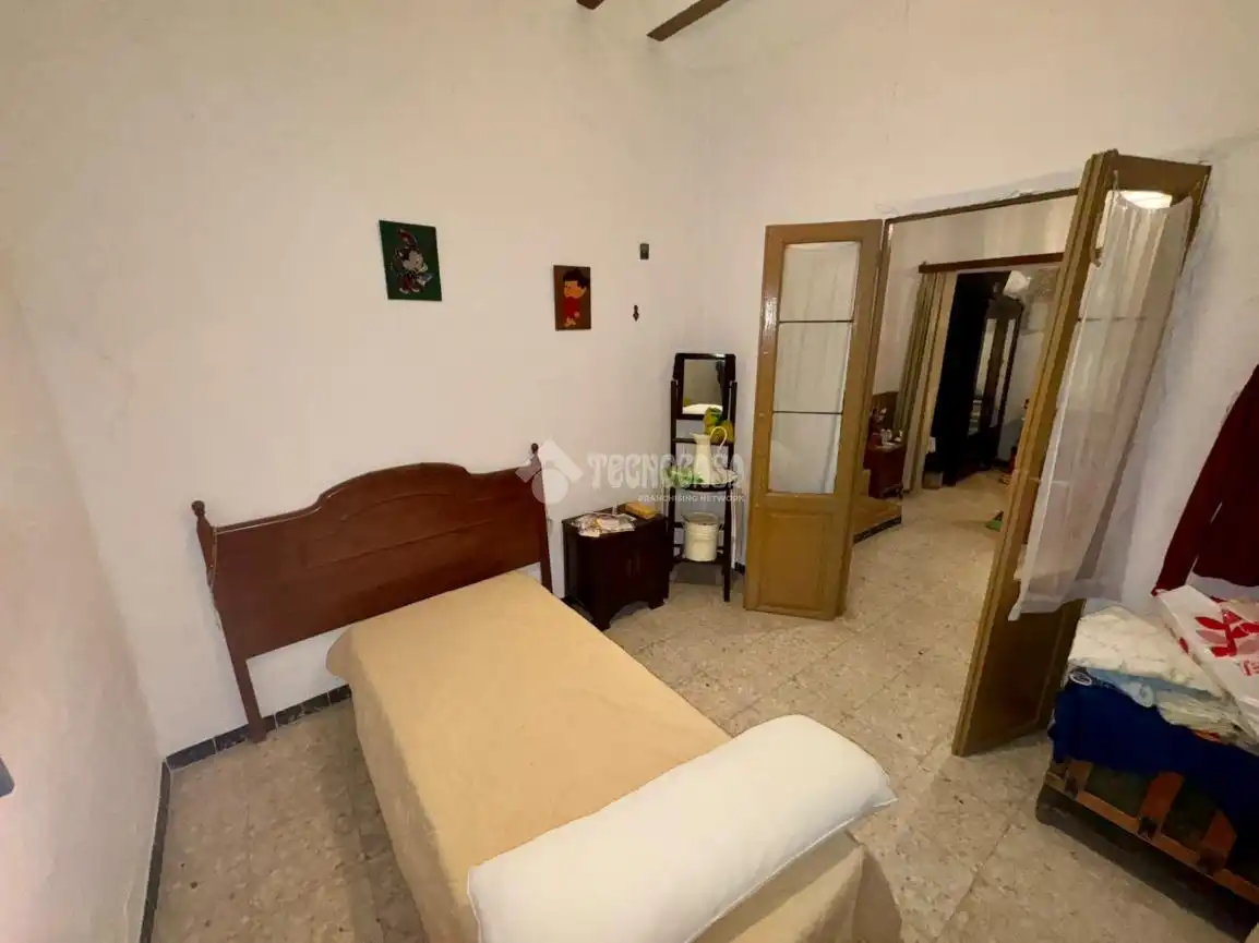 Casa aparellada amb terrassa en venda a C. Carmen, imagen 7