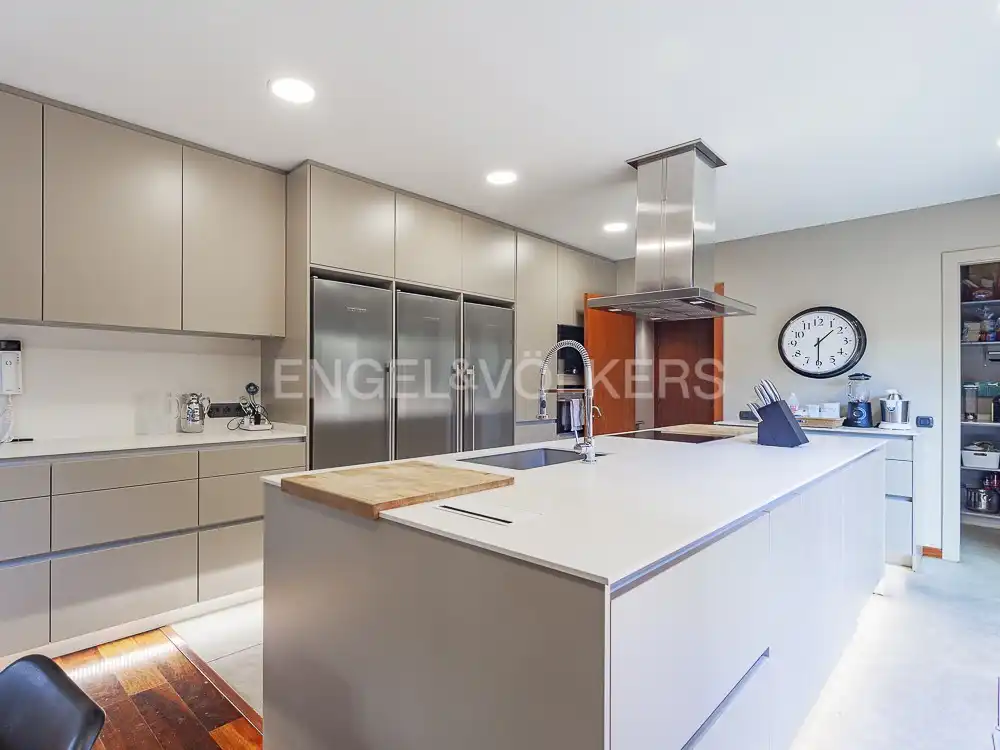Cocina de Casa o chalet en venta en Barcelona con Aire acondicionado, Calefacción y Jardín privado