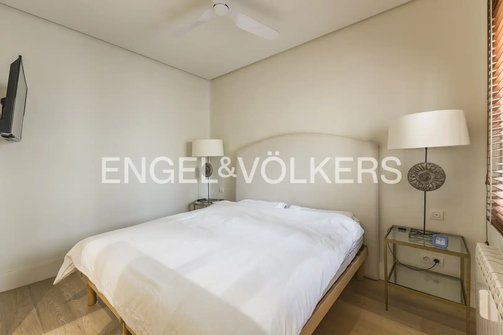 Habitación de Piso de alquiler en Madrid con Aire acondicionado, Calefacción y Amueblado