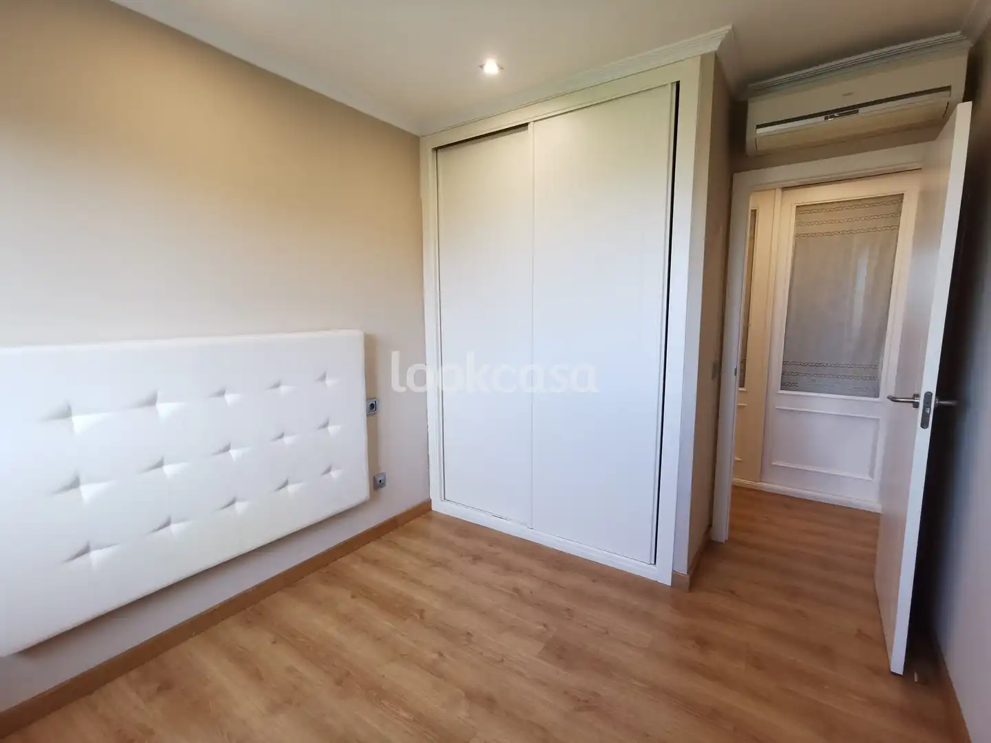 Bedroom of Flat for sale in Sanxenxo  with Heating, Private garden and Parquet flooring